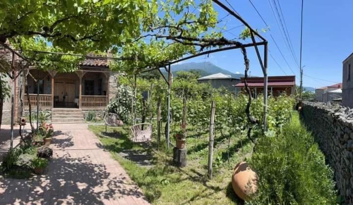 Cottage And Gigo Papa'S Wine Cellar Кварели Экстерьер фото